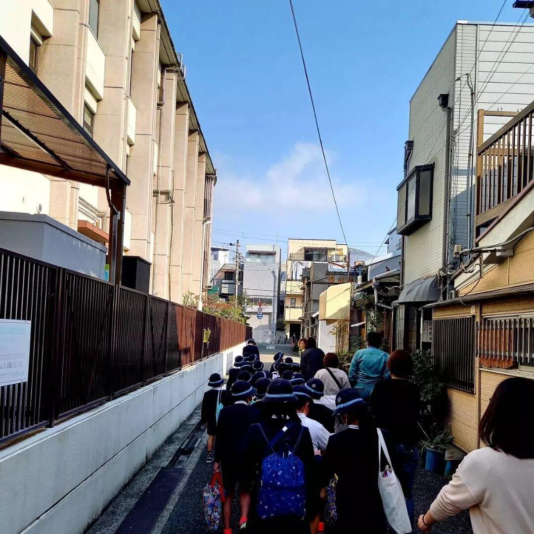 朝の見守りに参加